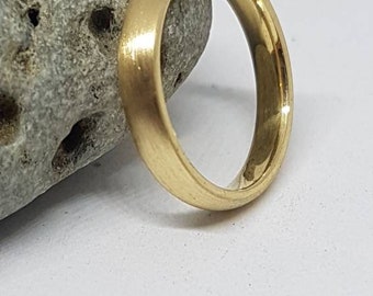 3mm wide matt recycled court shape 18ct yellow gold wedding ring