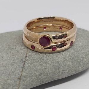 Wedding set or ruby anniversary set in red gold or rose gold, recyled rings.