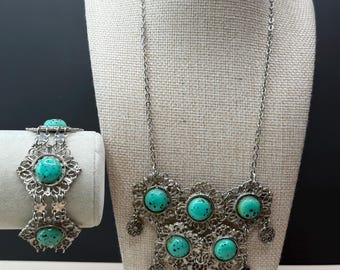 Vintage Faux Turquoise Jewelry Set: Necklace & Bracelet