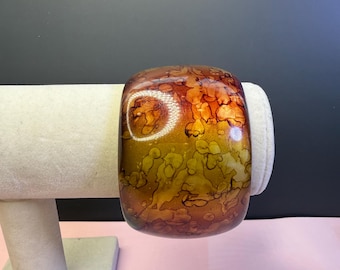 Vintage Lucite Large Chunky Brown Tone Bangle