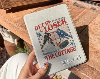 Portada de Kindle Get In Loser, funda de Kindle Heated Rivalry Romance, Hockey rivals - Book Lovers, Kindle Scribe Colorsoft, Kindle Colorsoft