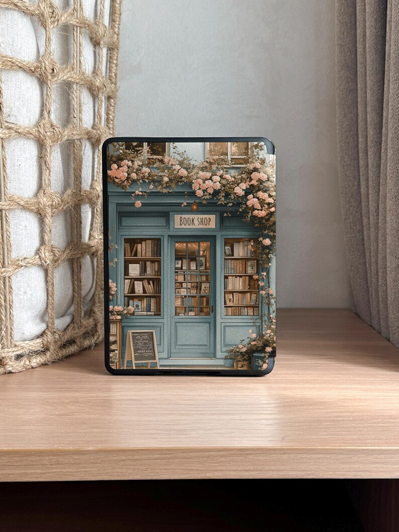 retro green Kindle case with a vintage bookstore theme, compatible with Paperwhite 11th 6.8, Kindle Oasis, Kindle Colorsoft, and Kobo Clara. Features custom name option, hand strap, and auto wake/sleep function for convenience and style.