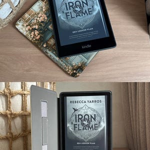retro green Kindle case with a vintage bookstore theme, compatible with Paperwhite 11th 6.8, Kindle Oasis, Kindle Colorsoft, and Kobo Clara. Features custom name option, hand strap, and auto wake/sleep function for convenience and style.