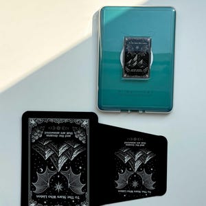 ACOMAF Kindle Hülle – Den Sternen die zuhören | Bookish Hülle für Kindle Paperwhite 12th Gen, Scribe, Oasis, ColorSoft, Kobo Hülle, Geschenkidee LR MagClear Case