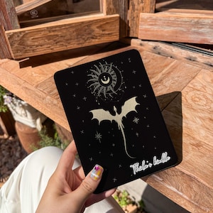 Fourth Wing Kindle Paperwhite Case: Dragon Pact, Starry Skies