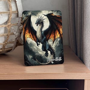 dragons-themed Kindle case, compatible with Paperwhite 11th 6.8, All-New Kindle 12th 2024, Kindle Oasis, Kobo. Features a fantasy-inspired design with auto wake/sleep functionality, offering stylish protection for book and dragon lovers