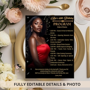 Peut inclure: Un programme d'anniversaire noir et doré pour les 40 ans d'Ava, avec une photo d'une femme en robe rouge. Le programme détaille l'ordre des événements. Le texte "FULLY EDITABLE DETAILS & PHOTO" est en bas.