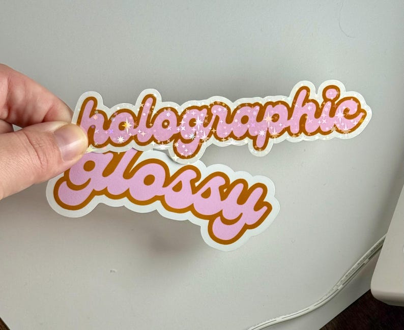 Chasing That Scholastic Book Fair High Sticker, Millennial, Bokälskare, Booktok, Bokälskare, Laptop, Kindle, Vattenflaska bild 3