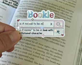 Naklejka „Zakochany w postaciach fikcyjnych” w wyszukiwarce Google | Sprośny, romantyczny, książkowy | Prezent na Kindle, planer, czytnik e-booków, laptop, Kobo, iPad