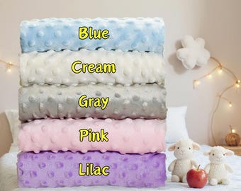 Personalisierte Babydecke für Jungen und Mädchen mit individuell besticktem Namen, weiche Minky-Plüschdecke mit doppellagiger gepunkteter