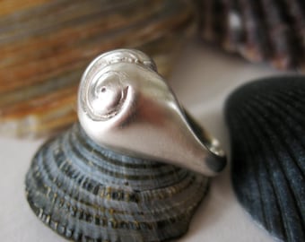 Hatteras Silver Snail Shell Ring Small