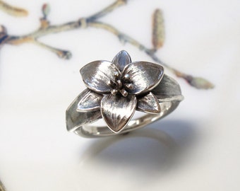 Trillium Wildflower Botanical Ring Sterling Silver