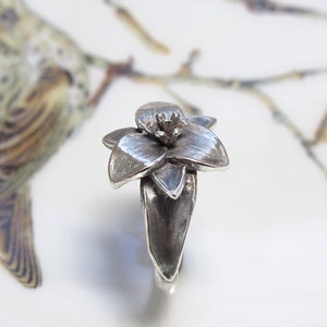 Trillium Wildflower Botanical Ring Sterling Silver image 4