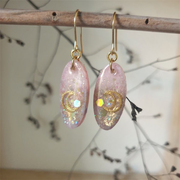 Boucles ovales rose opalin et lune