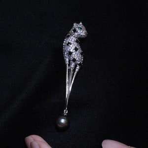 Leopard Brooch: Tahitian Black Pearl, Convertible Necklace