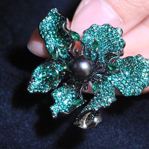 Tahitian Pearl Brooch: Green Zircon Floral Convertible Necklace