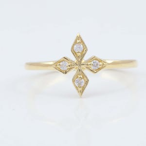 Solid Gold Diamond Ring, Flower Design Diamond Ring, Stacking Diamond Ring, Engagement Ring, 14k/ 18k Gold, Dainty Gold Ring, Leaf Ring