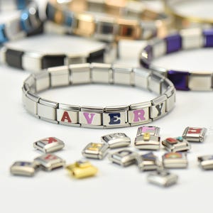 Charms italianos personalizados, Charms italianos personalizados, Pulsera italiana con iniciales, Pulseras con charms italianos DIY