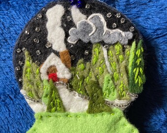 Small Christmas Felt Snowglobe Ornament, Child's ornament,  trees, garland,  wreath, cabin in the woods
