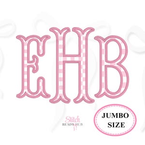 Può includere: Lettere monogramma rosa EHB con un riempimento a motivo a quadretti, delineate in rosa più scuro. Le lettere sono in un carattere decorativo. Le parole "JUMBO SIZE" sono in un ovale rosa. Il testo "Stitch Ready Hub" è in basso a sinistra.
