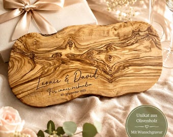 Planche à découper personnalisée en bois d'olivier avec gravure | Cadeau de mariage | Noms des mariés et date | Planche à découper unique en bois d'olivier