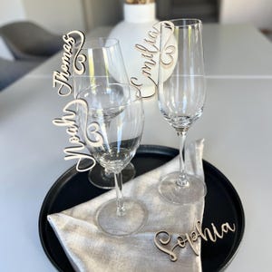 Wooden place cards for glasses - Personalized nameplate place card | Table decoration for weddings, baptisms, birthdays | Wooden name lettering