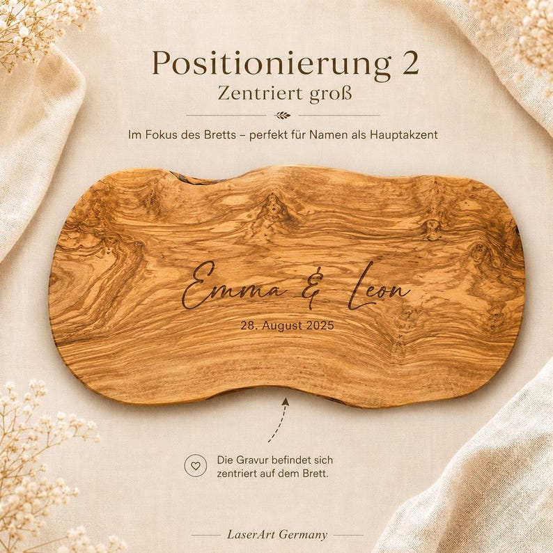 Pode incluir: Uma t&aacute;bua de servir de madeira com borda natural, gravada com os nomes "Emma & Leon" e a data "28. August 2025". A t&aacute;bua tem uma cor castanha clara e um padr&atilde;o de gr&atilde;o de madeira &uacute;nico. O texto "Positionierung 2" est&aacute; no topo.