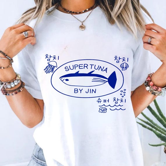 非売　当選品 Super Tuna JIN ジン ツナTシャツ XL BTS スーパーツナ by Jin PNG、かわいいマグロのシャツデザイン、K-POP