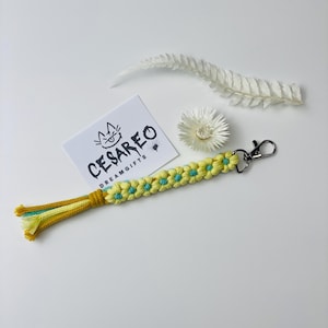 Makramee Blume Schlüsselbund Boho Schlüsselanhänger Minimalist Schlüssel Zubehör Multicolor Daisy Keyring geflochtene Geschenke für Freunde handgefertigt Geschenk