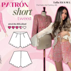 Puede incluir: Un patrón de costura para un short de tweed rosa con un dobladillo festoneado. El patrón incluye instrucciones para las tallas XS, S, M, L y XL. El patrón está disponible en tamaño A4 o carta.