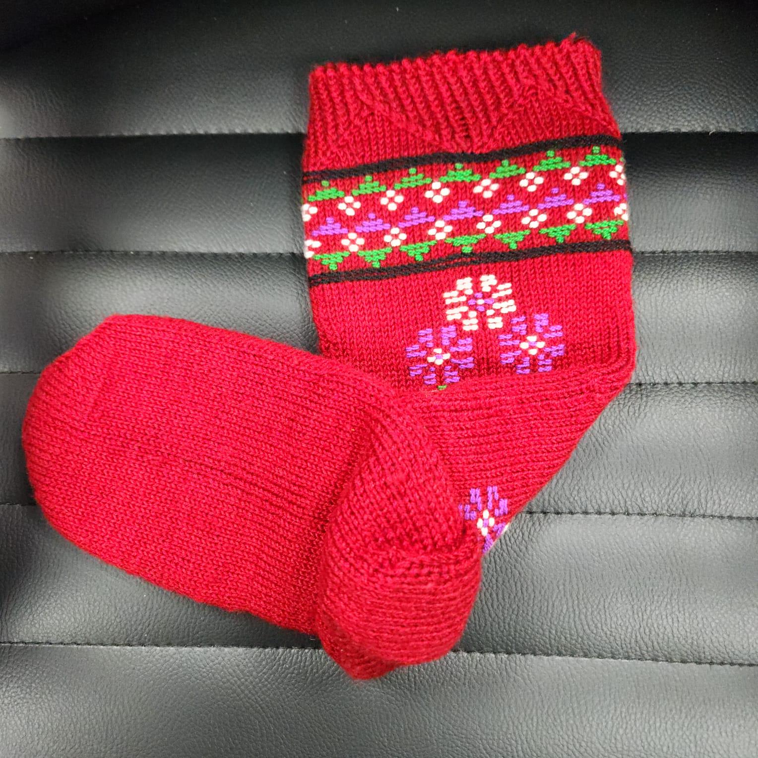 Handgefertigte Wollsocken - Geographische Angabe Zertifizierte Hemşin-Socken mit Blumenmustern