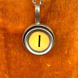 I colar de chave de máquina de escrever vintage, peça de conversação personalizada, pingente, joia única feita à mão, joia de escritor, presente de aniversário
