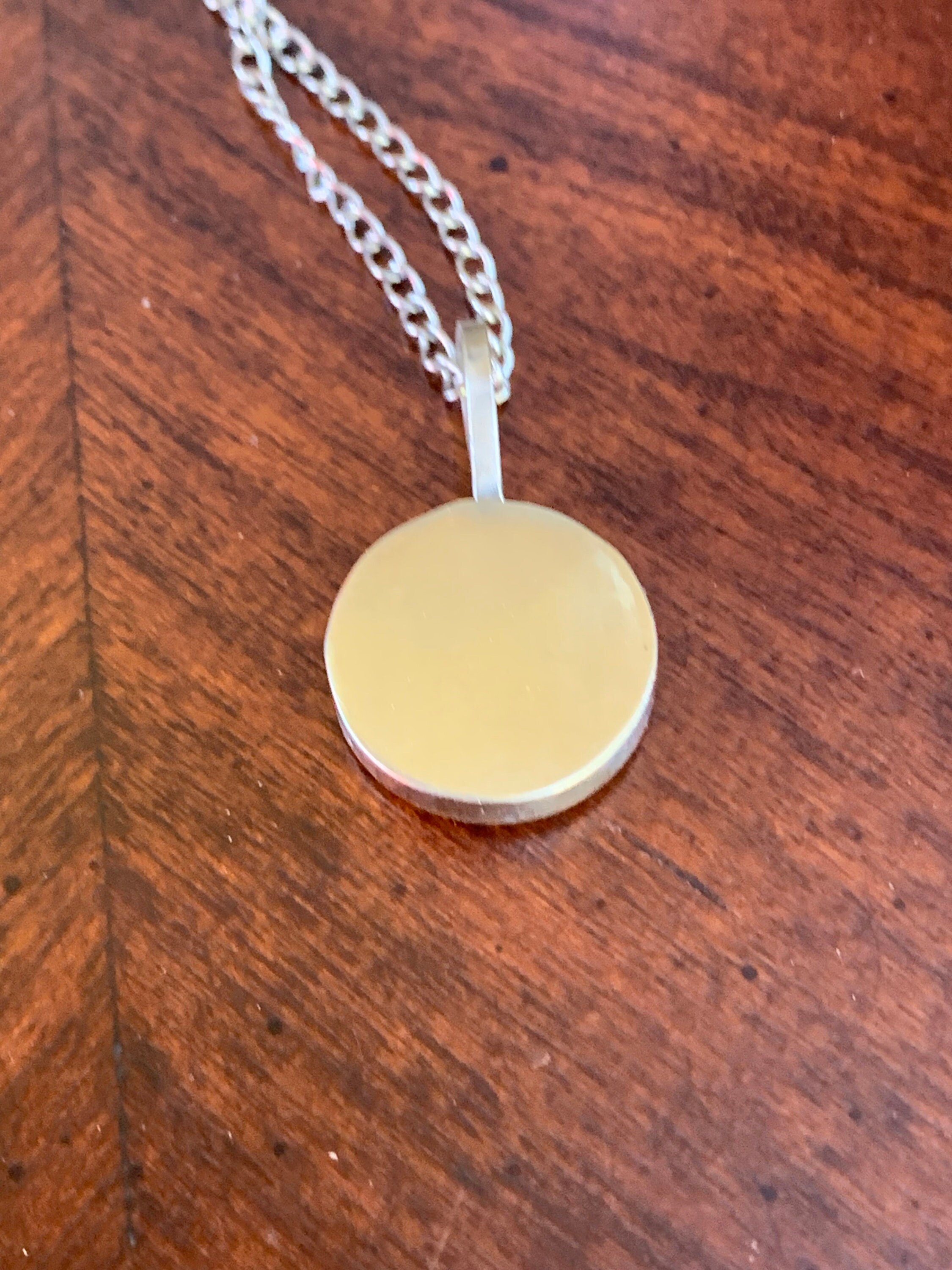 【VINTAGE HOLLYWOOD】Color Initial Necklace▲TXT▲TWICE着用 Vintage Celebrity NY Gold Tone Twist Pendant Necklace 18” | eBay