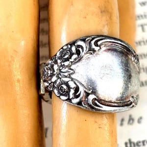 Vintage Silverware Ring:Flowery motive Handmade Artisan