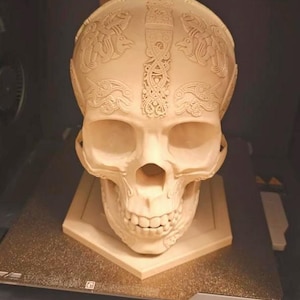 Ornate Skull Helmet and Gear Stand STL – 3D Printable Display for Military, Cosplay, Airsoft & Paintball