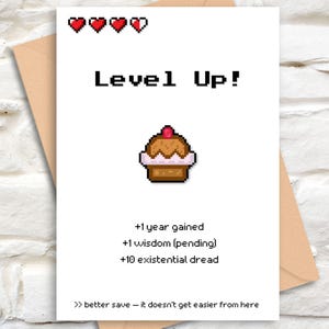 Cartão de aniversário engraçado para gamer | Cartão de bolo pixelado sarcástico para subir de nível | Cartão retrô nerd de 8 bits | Presente de videogame geek | Download digital para impressão