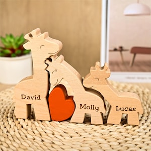 Customizd Wooden Giraffe Family Puzzle, Engraved Family Name Keepsake Gift, Wood Gifaffe Figurines, Giraffe Gifts for Kids, Baby Shower Gift