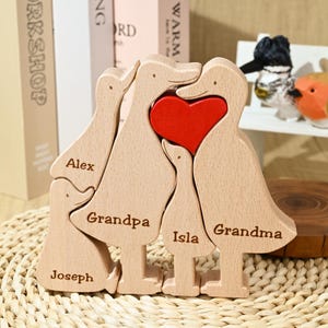 Personalized Wooden Duck Family Jigsaw Puzzle, Carved Wood Duck Figurines, Wedding Anniversary Gift for Wife, Family Keepsake Gift for Mom