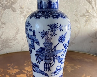 アンティーク中国製双瓢形磁器花瓶、青浮彫装飾、清朝、19世紀