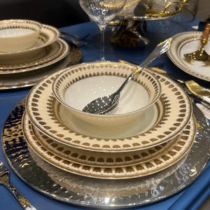 78-piece dinnerware and tea set, bone plates and porcelain cups, 12-person
