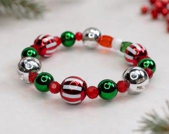 クリスマスビーズストレッチブレスレット、赤と緑のホリデージュエリー