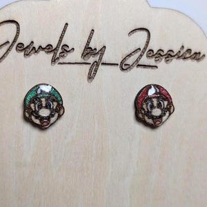 Mario & Luigi Stud Earrings – Gamer-Inspired Glitter Earrings – Retro Gaming Jewelry