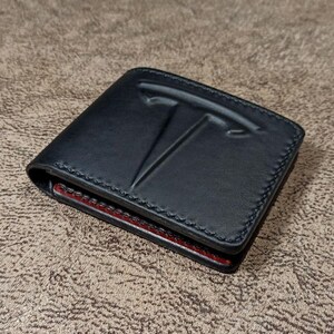 Carteira de couro com relevo personalizada TESLA | Carteira de couro feita à mão "Tesla" | Carteira Bi-Fold «TESLA»
