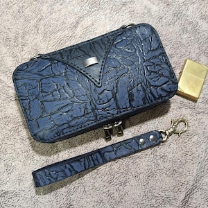 Cartera de mano de cuero azul, cartera texturizada para hombre, organizador con cremallera hecho a mano, regalo para él, bolso estilo cocodrilo
