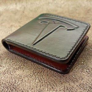 Carteira de couro com relevo personalizada TESLA | Carteira de couro feita à mão "Tesla" | Carteira Bi-Fold «TESLA»
