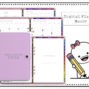 Puede incluir: Un planificador digital malva con una portada de 2026, abierto para mostrar las páginas del calendario anual y mensual. El planificador incluye un personaje de dibujos animados con un lápiz y el texto "Digital Planner Mauve".