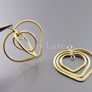 2 Trio rings of hearts / gold heart pendant / love charm /  heart triplets dangle charms 1948-MG