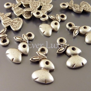 8 rabbit necklace charms in antique silver for making jewelry | easter bunny crafts AN032-S
