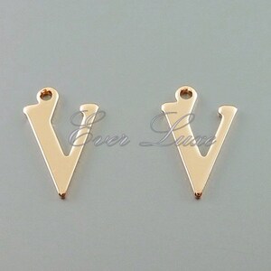 4 hochwertige rosévergoldete Initial v Charms, Initial anhänger, Alphabete, personalisieren Geschenke / Schmuck 1907-BRG-V