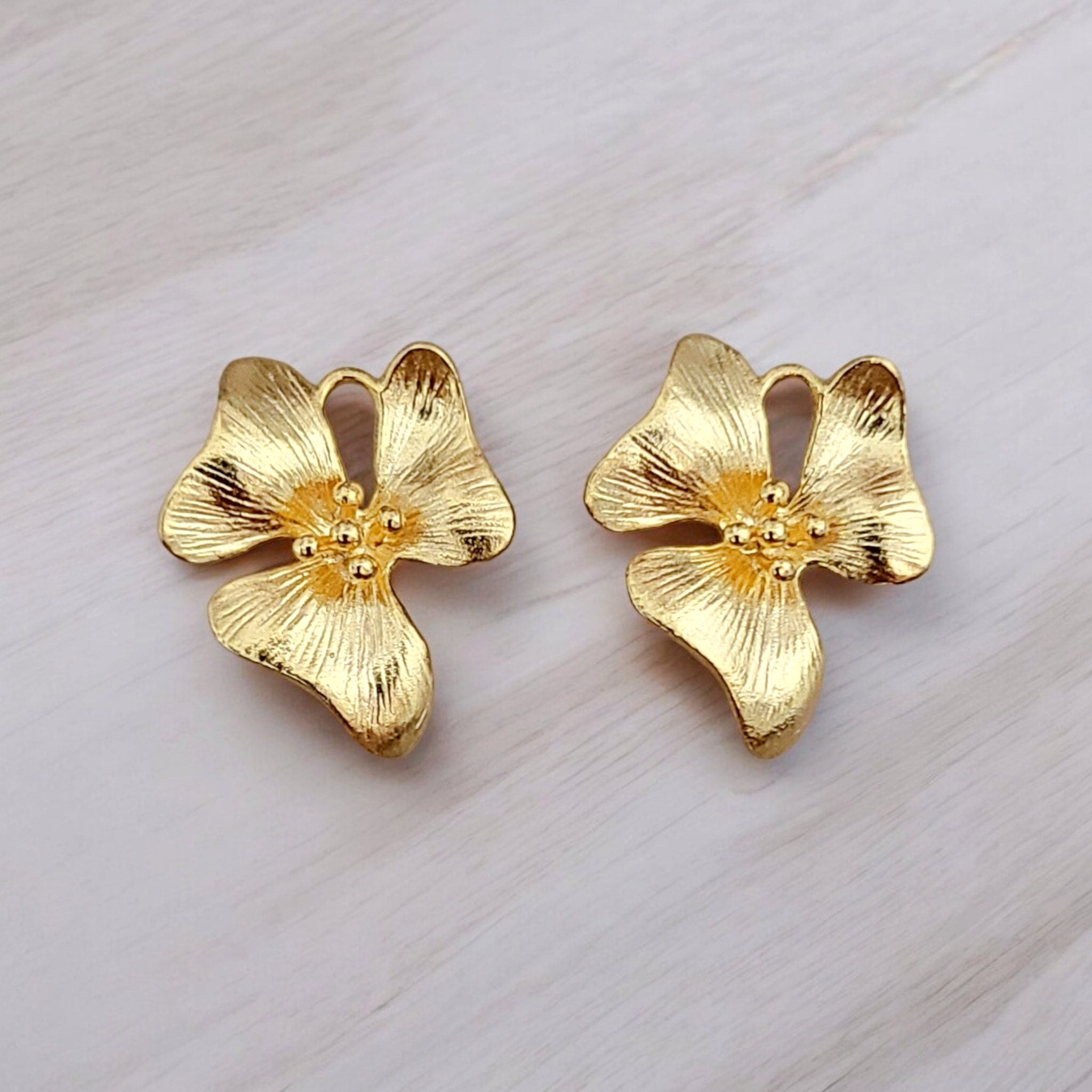 Matte Gold Orchid Connector: Brass Flower Jewelry Supplies (19mm